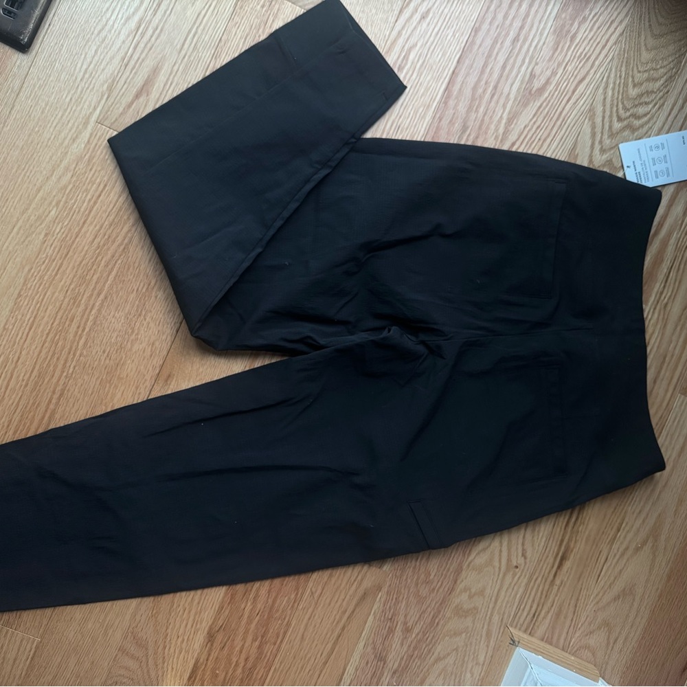 NWT Athleta Trekkie North Jogger Pants Black Size 4 Petite Hiking Travel - Picture 4 of 6